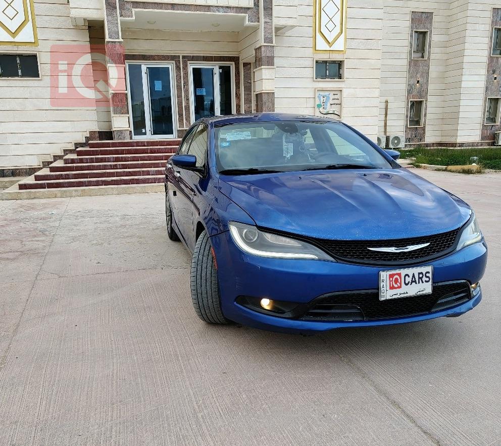 كرايسلر 200